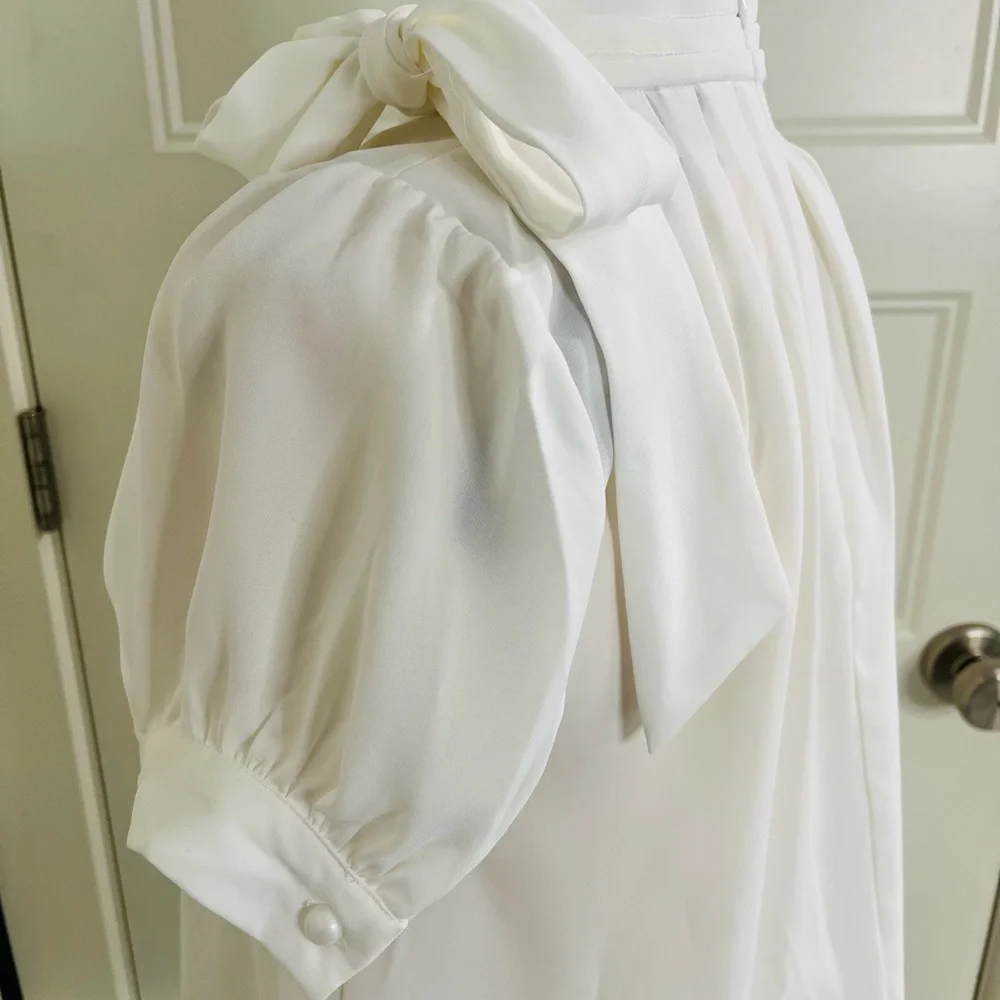 Gracia Pleated Blouse - Picture 3 of 11